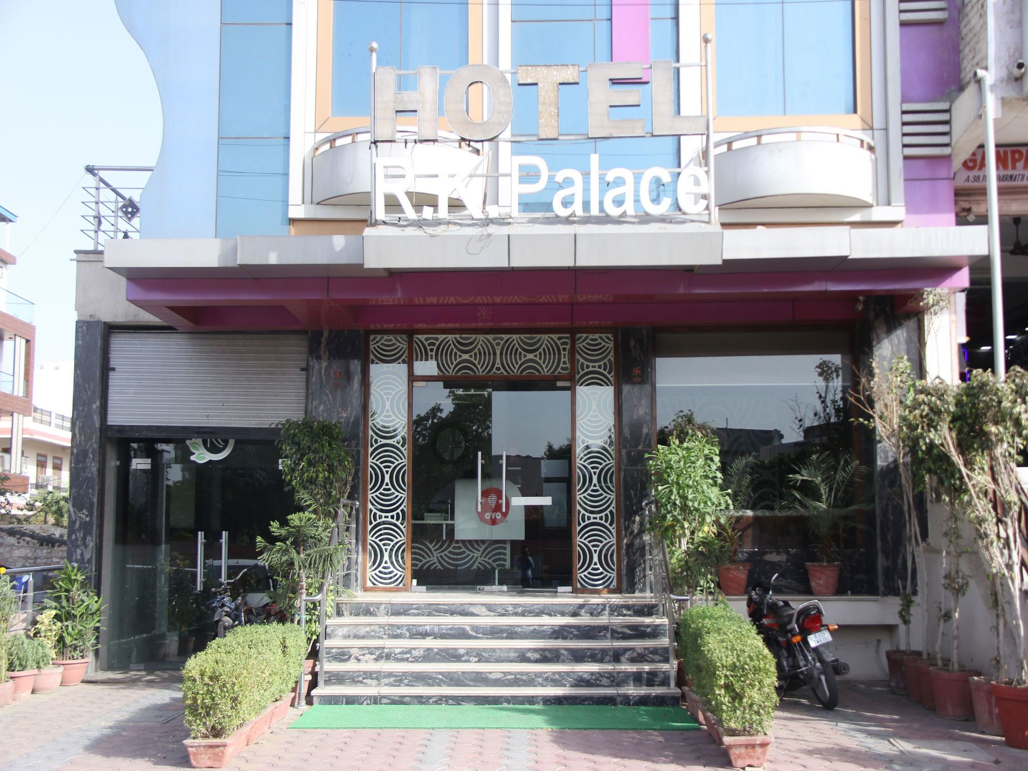 Oyo 14427 Hotel Rk Palace Dzsaipur Kültér fotó